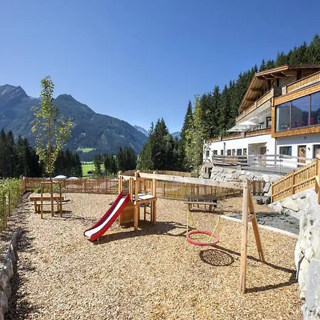 Stylish By Slopes Chalet Neukirchen am Großvenediger