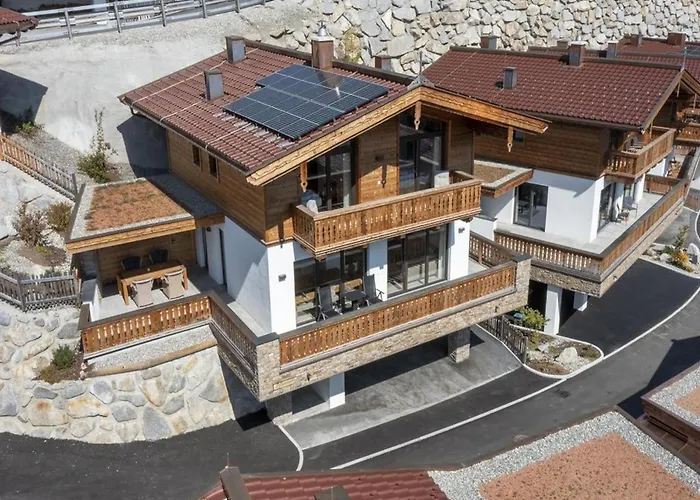 Chalet Stylish By Slopes Neukirchen am Großvenediger