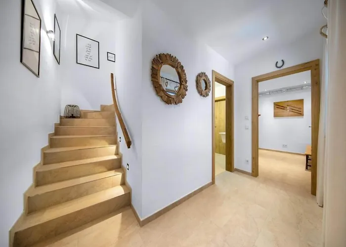 Stylish By Slopes Chalet